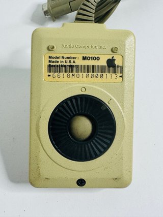 Ratón Apple Macintosh MO100 Serial (1987)