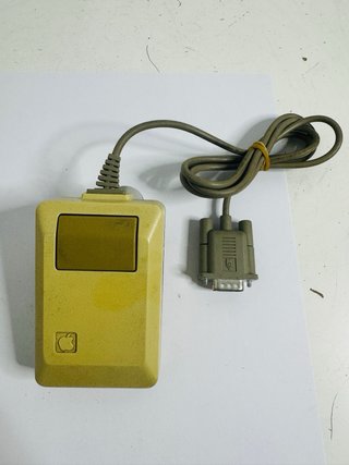 Ratón Apple Macintosh MO100 Serial (1987)