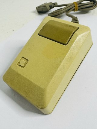 Ratón Apple Macintosh MO100 Serial (1987)