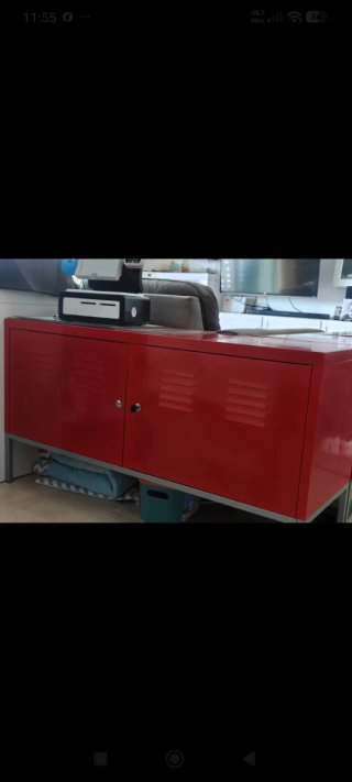 Aparador IKEA PS Rojo Metálico