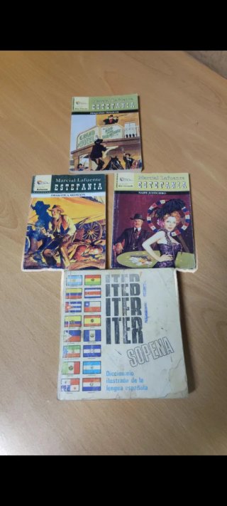 Lote antigüedades: Lámparas, billetes, cómic,etc..