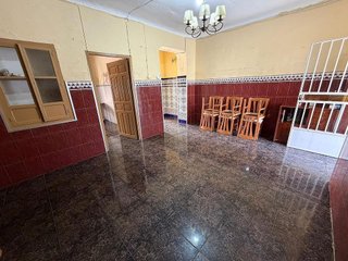 Casa adosada en venta en Torredonjimeno
