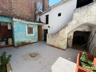 Casa adosada en venta en Torredonjimeno
