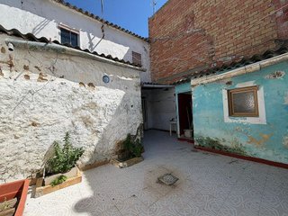 Casa adosada en venta en Torredonjimeno