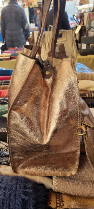 Borsa pelle laminata oro