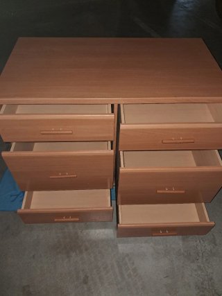 Cómoda de 6 cajones.