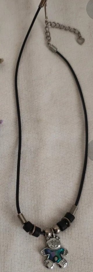 Colgante osito y 3 pulseras