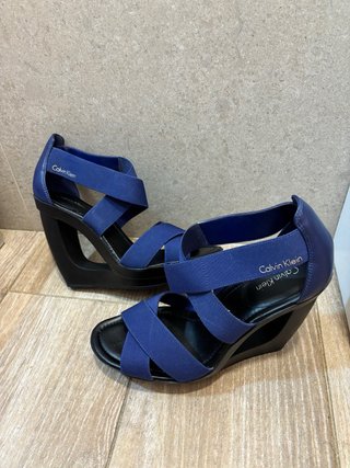 Sandalias cuña Ivette Calvin Klein
