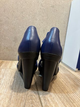Sandalias cuña Ivette Calvin Klein