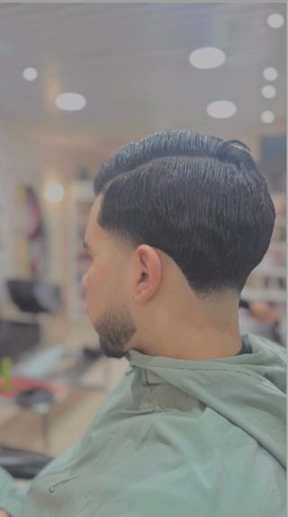 Busco trabajo de peluquero