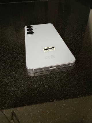 Samsung Galaxy S25 256GB con caja