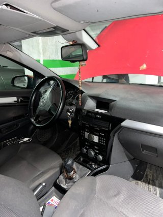 Opel Astra 2011