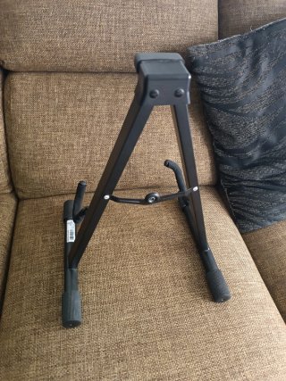 Soporte o pie para guitarra negro