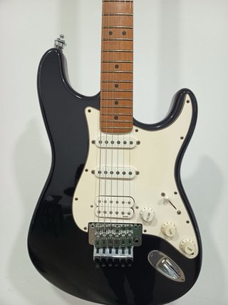 Guitarra Fender Stratocaster Negra + Funda