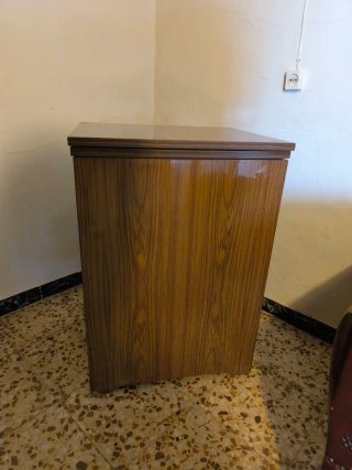 Máquina de coser Alfa modelo 80 con mueble