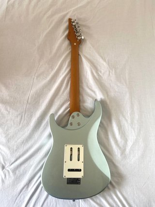 Guitarra Eléctrica Donner DST-550 + Funda