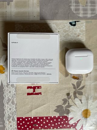 AirPods 4 ANC Apple