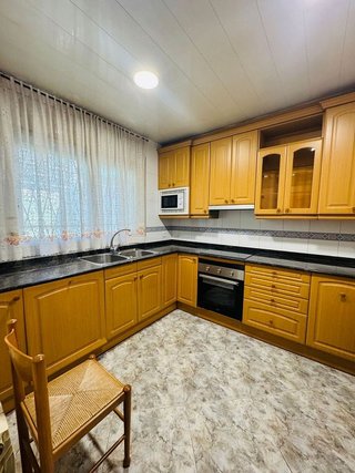 Casa pareada en alquiler en Tiana