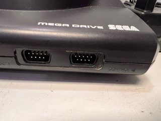 Sega Mega Drive con mando