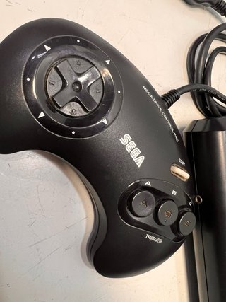Sega Mega Drive con mando