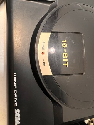 Sega Mega Drive con mando