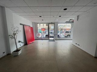 Local comercial en alquiler en La Chantría - La Lastra en León