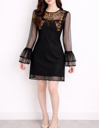 Vestito Zara nero con ricami floreali taglia S