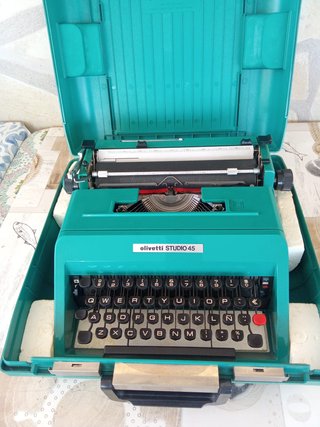 Máquina escribir Olivetti Studio 45 verde vintage