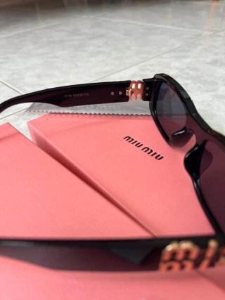 Gafas de sol Miu Miu negras nuevaas