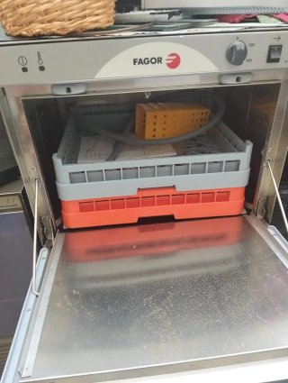 Lavavajillas Industrial Fagor, totalmente nuevo.
