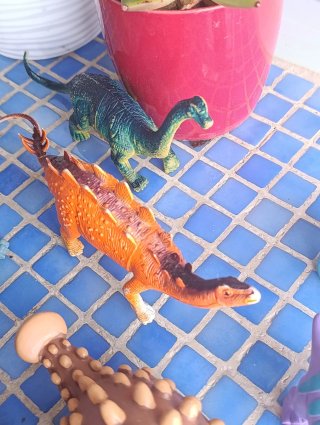 Lote de dinosaurios de juguete