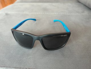 Gafas de sol Arnette polarizadas negras y azules