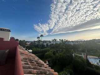 Casa adosada en alquiler en Lomas de Marbella Club - Puente Romano en Marbella
