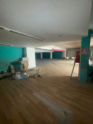 Local comercial en alquiler en Bellvitge en Hospitalet de Llobregat, L´