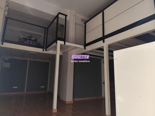 Local comercial en alquiler en Montigalà -Sant Crist en Badalona