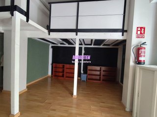 Local comercial en alquiler en Montigalà -Sant Crist en Badalona