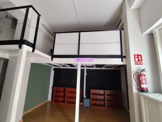 Local comercial en alquiler en Montigalà -Sant Crist en Badalona