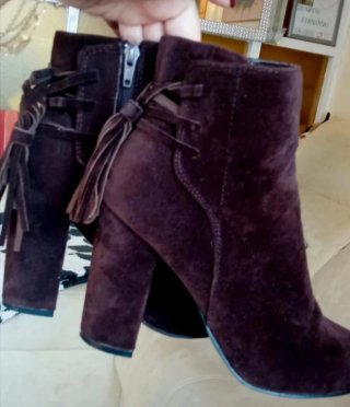 Botines Marrones con Tiras y Flecos T.39