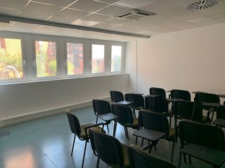 Oficina en alquiler en Tres Olivos - Valverde en Madrid