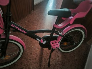Bicicleta niña Btwin rosa y negra
