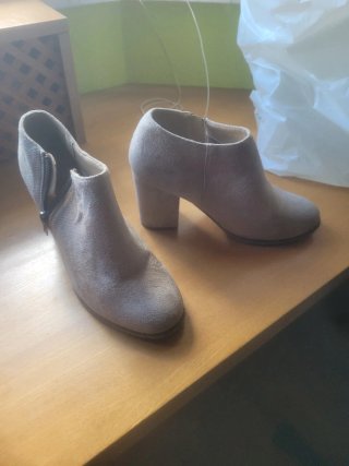 Botines beige tacón cremallera talla 37