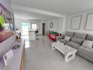 Casa adosada en venta en Puerto de la Torre - Atabal en Málaga