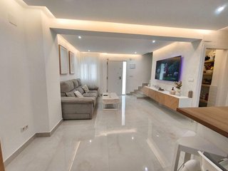 Casa adosada en venta en Puerto de la Torre - Atabal en Málaga
