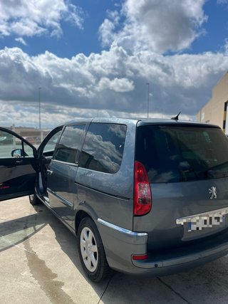 Peugeot 807 2011