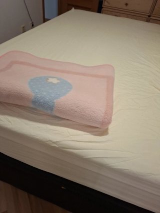 Manta bebé rosa con dibujos