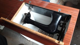 MÁQUINA DE COSER ANTIGUA INDUSTRIAL. 16K33