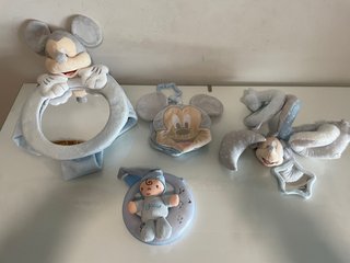 Lote accesorios bebé de Mickey y Chicco