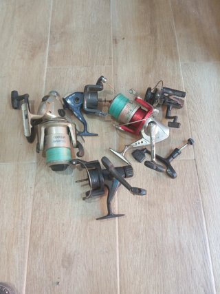 Lote de 5 carretes de pesca