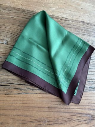 Pañuelo Seda DKNY Verde y Marrón Sin Usar