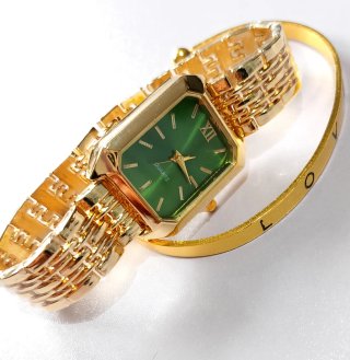 Reloj dorado con pulsera LOVE